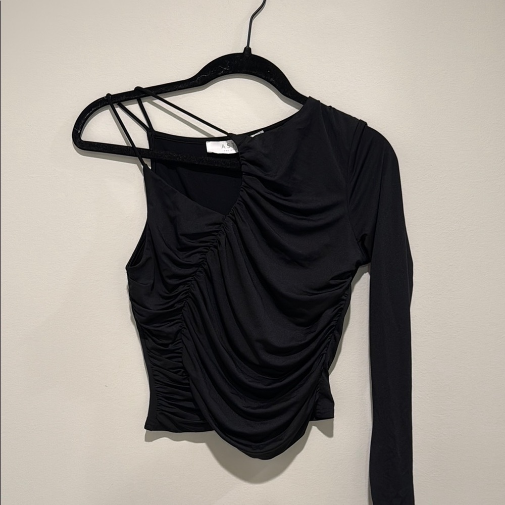 ASTR asymmetrical going out top